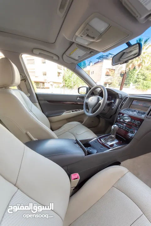 إنفينيتي G37 موديل 2012 - 4 جيد - سيارة رياضية مع محرك V6 3.7L