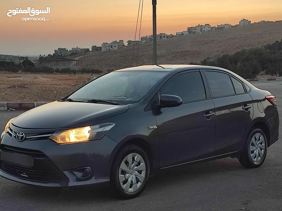 تويوتا يارس 2016 بحاله ممتازه جدا ماتور 1600 جير اوتوماتيك بسعر مغري جدا