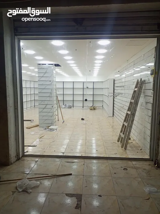وتركيب السيكوريت والشور بوكس وجميع أعمال الزجاج والألمنيوم بجودة عالية"