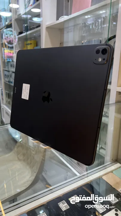 Apple iPad Pro 13 inch m4 / 256GB WiFi + Calluler / Battery : 94%