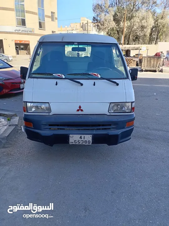 متسوبيشي فان 2001