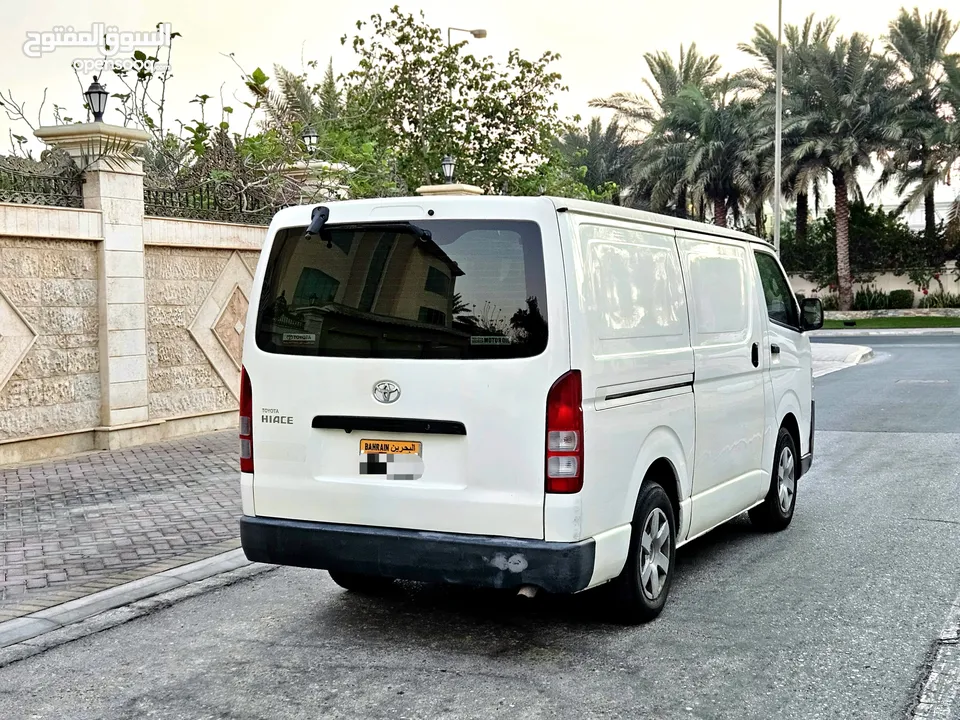 TOYOTA HIACE CARGO VAN-2016