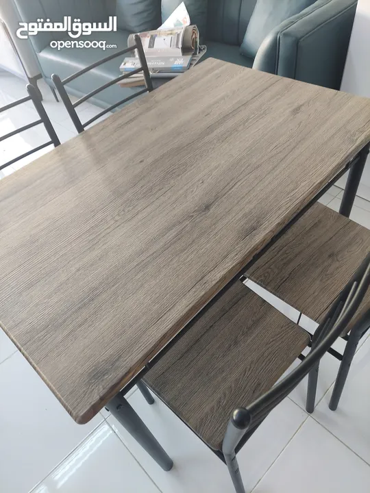 New Dining table available without delivery 38 rial