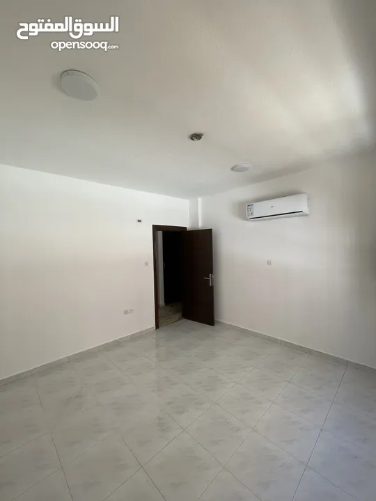 عمارة للبيع فل عقبة تاسعة جمعيات شقتين كل شقة 200 متر+ تسوية 80 متر بسعر مغري مساحة الارض 476