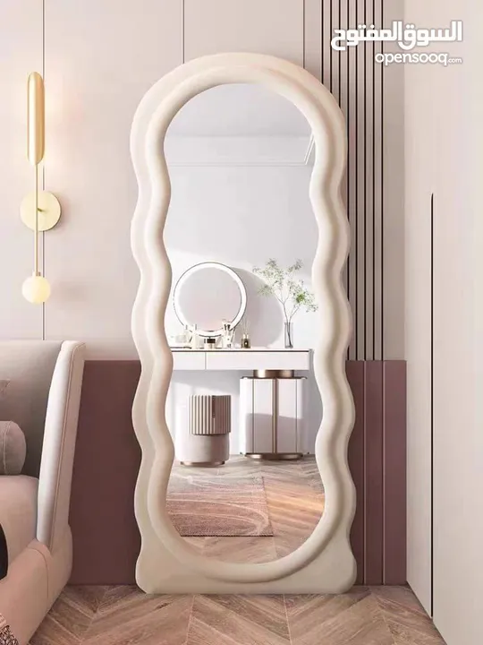 مرايا ترند عالمياً... تصميم موجي ومنحوت فخم يخلي أي زاوية تصير قطعة فن جاهزة للتصوير