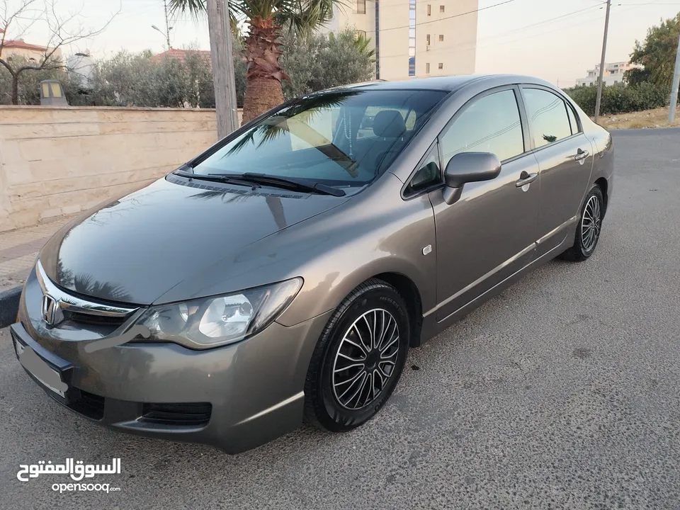 هوندا سيفيك 2006 بنزين للبيع في عمان 2006 Honda Civic V-Tech 1.8 L for Sale in Amman