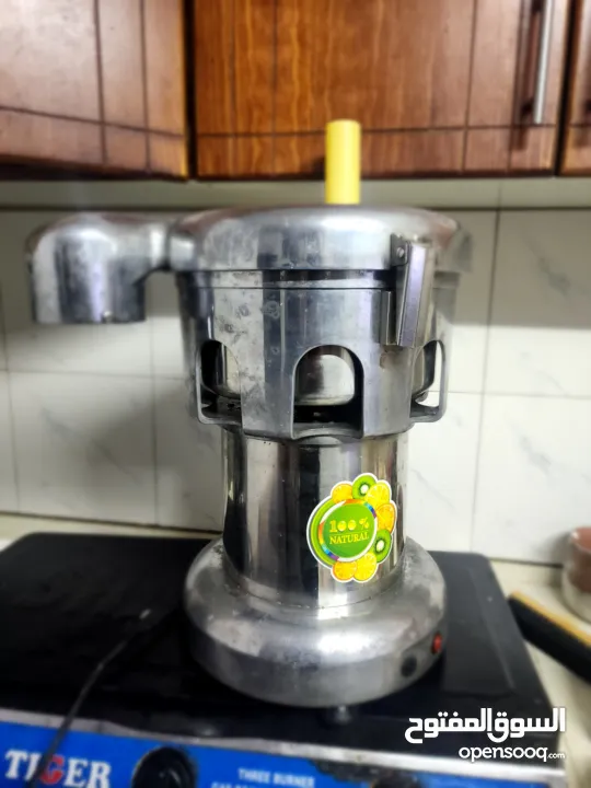 عدة مطعم للبيع