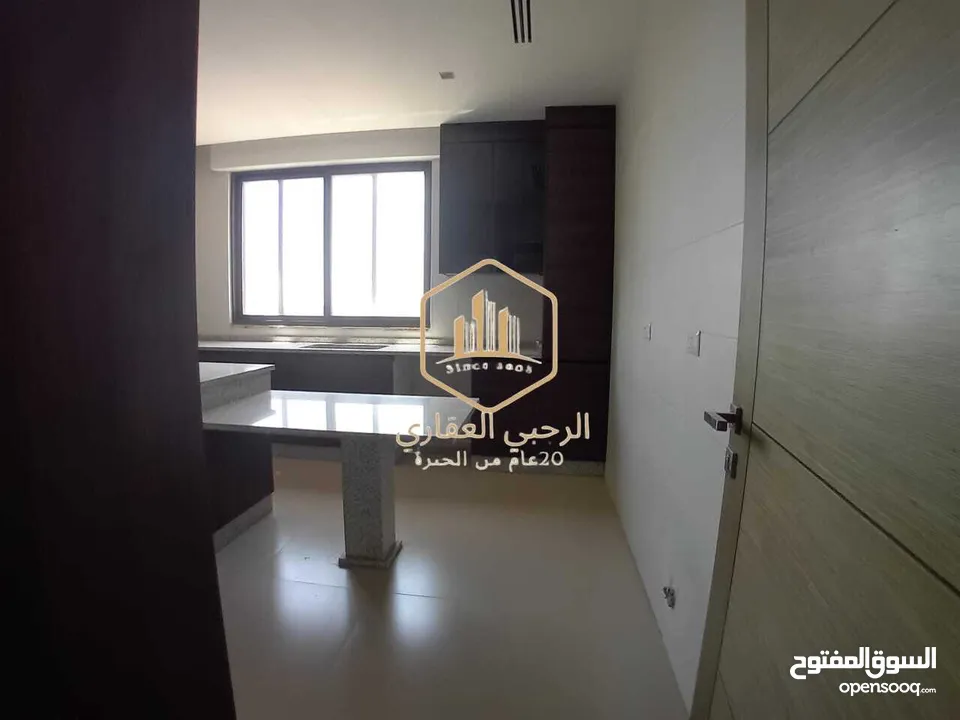 شقة / للايجار / لم تسكن / فاخرة / 3نوم / ديرغبار / 220 متر