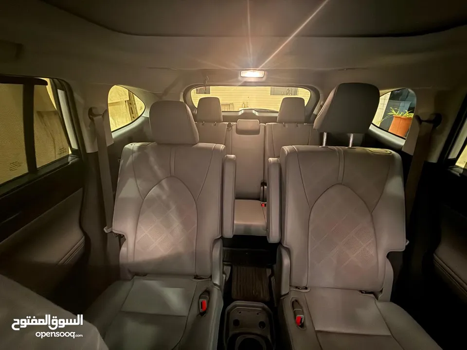 تويوتا هايلاندر بلاتينيوم أعلى صنف بالاضافات بانوراما 2020 جمرك جديد ب فحص 3 جيد بسعر  مغري قابل