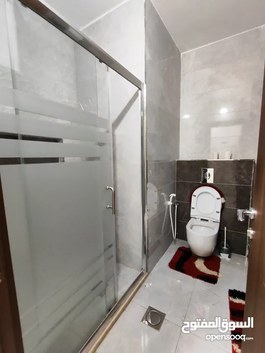 شقة مفروشة للإيجار في عين منجد