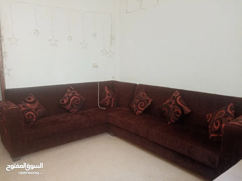 كورنر خشب تفصيل مستعمل جديد للبيع المستعجل