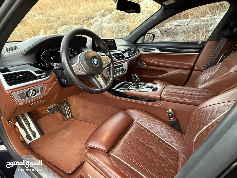 BMW745Le Bisnes