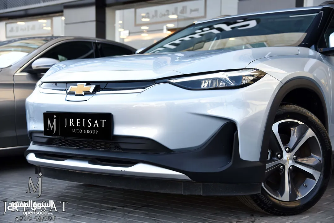 شيفرولية مينلو كهربائية بالكامل متوفر باللونين سلفر بلو وابيض 2023 Chevrolet Menlo EV