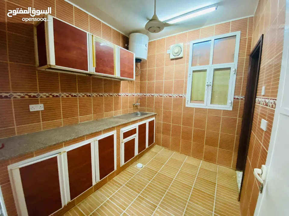 شقة للايجار في المعبيلة خلف مركز القبائل - Flat for rent in mabilla Behind Al qabayel