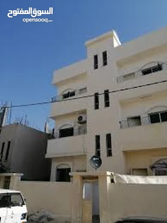 عمارة للبيع في المحدود الوسط حوض الرمال بحالة ممتازة للبيع بسعر مغري جدا