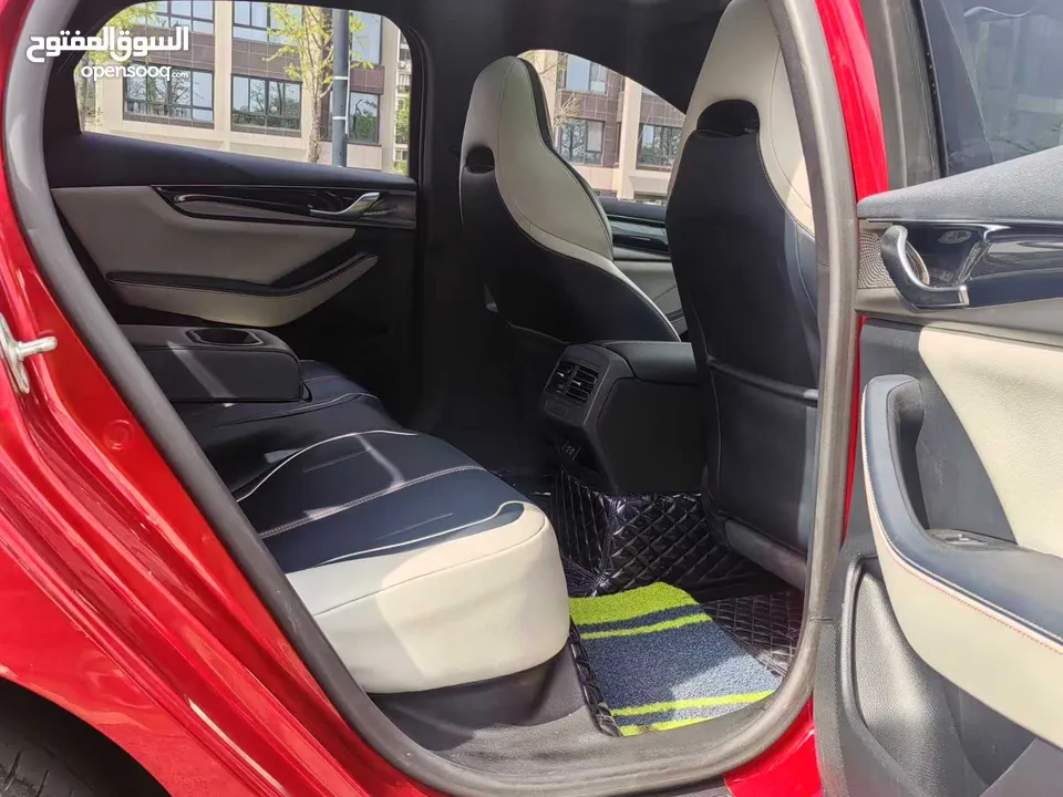 QIN PLUS EV 2022/2023 فل اضافات مع فتحة