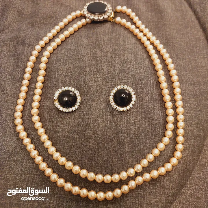 عقد لؤلؤ طبيعي طبقتين مع حلق ستاتي صنف بريميوم