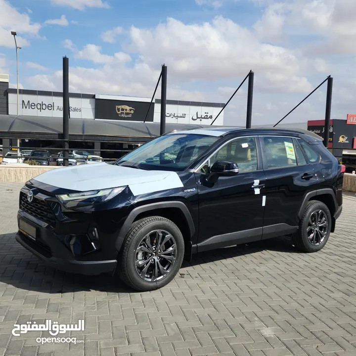 2024-Toyota Rav4 XLE PREMIUM