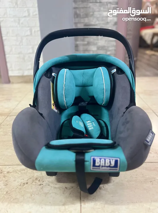 كوت / كارسيت مُخمَل مبطَّن نَفخ ماركة BABY Leno.. شبه جديد