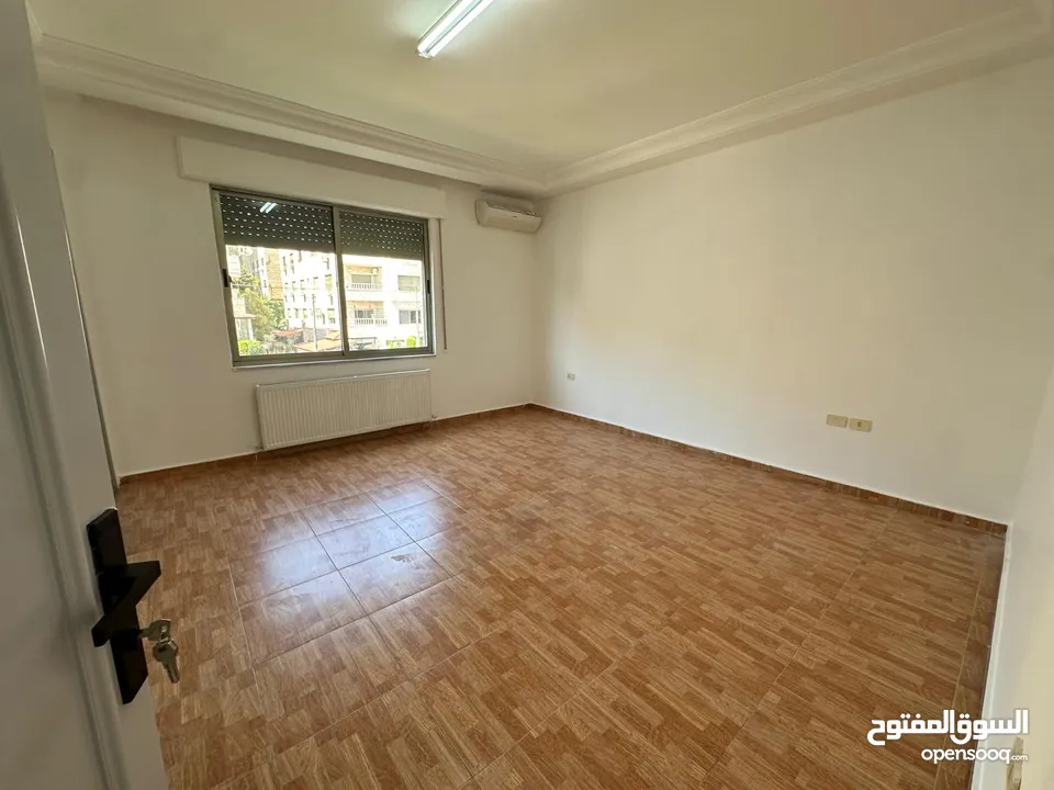 فيلا غير مفروشة للايجار في دير غبار ( Property 38288 ) سنوي فقط