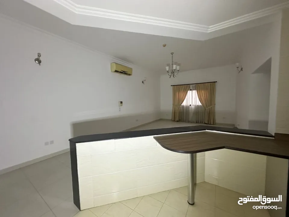 شقة حديثة للايجار في البسيتين بالقرب من الجامعة الايرلندية