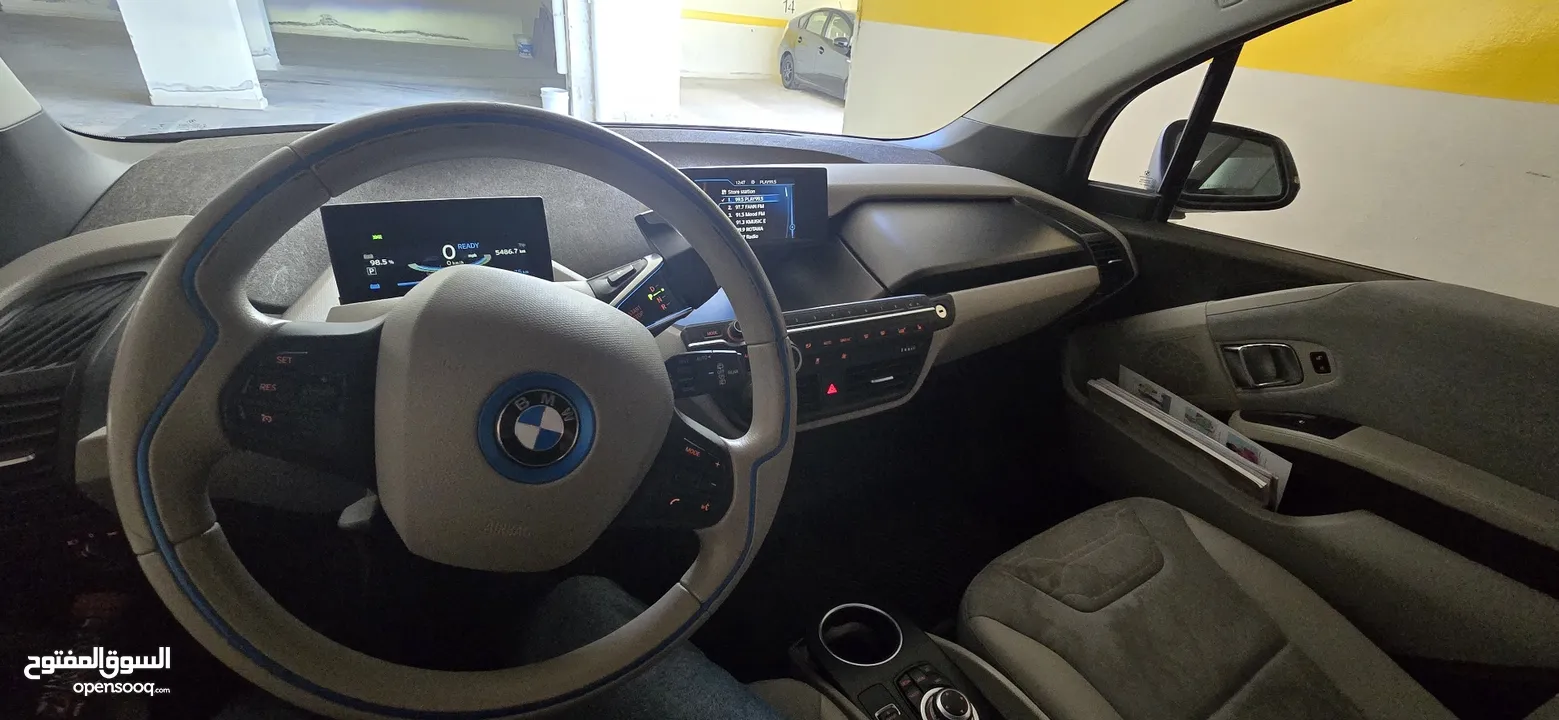 BMW بي ام دبليو i3 -  كهرباء بالكامل لون مميز ذهبي وكاله السيارة الماني