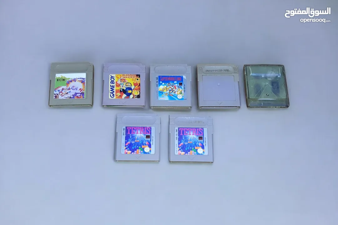 جهاز Gameboy color بحالة جيدة مع 7 شرايط