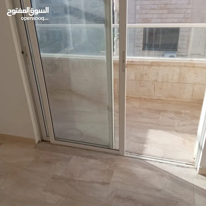 ام السماق / شقه فارغه للايجار/ باجره 400 دينار امكانيه الدفع شهري
