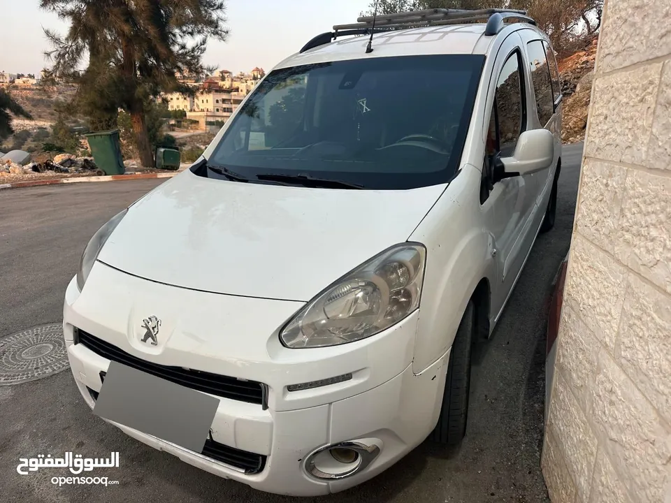 بيجو تي بي بارتنر 2015 منفوضه جديد بحاله الوكاله  امكانيه البيع او البدل