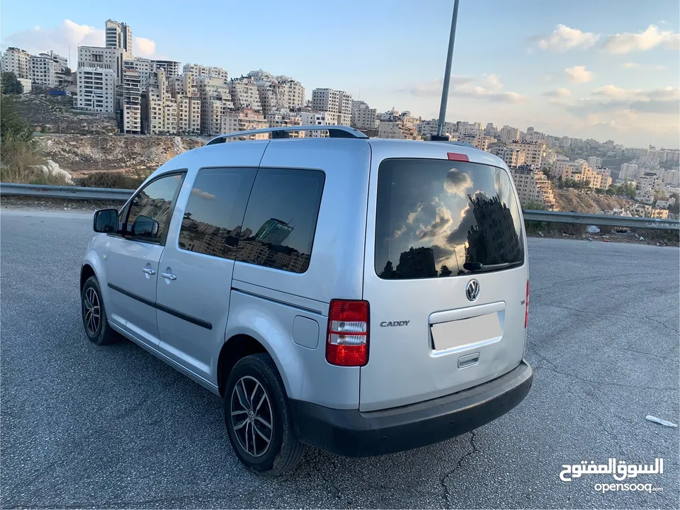 Caddy شصي قصير 1600 ديزل جير عادي ب الورقه اغلبها دهان شركة