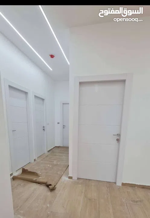 أبواب خشبية داخلية