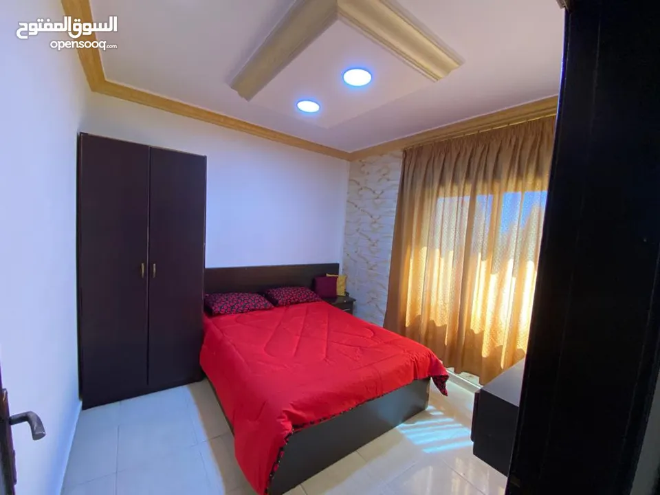 شقه مفروشه مجهزه بالكامل نظيفه مكيفه غرفة او غرفتين جبل الحسين طابق ثاني بحالة ممتازة طابق ثاني