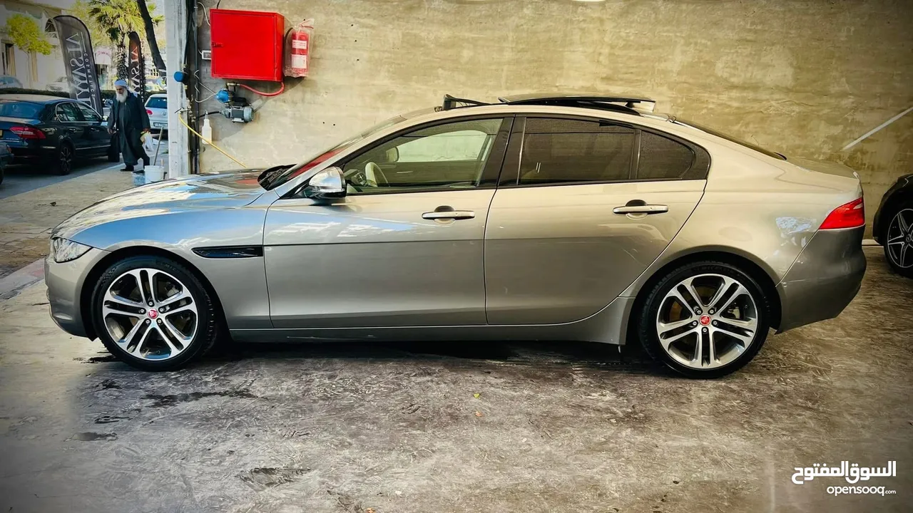 جاكوار xe متور 2000بنزين