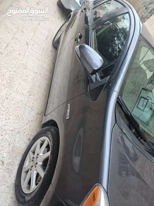 تويوتا بريوس C  بحالة جيدة للبيع