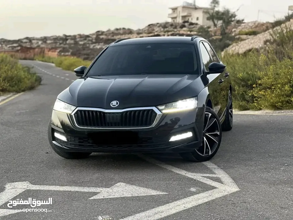 تي كروس 2022 وسكودا اوكتافيا 2021