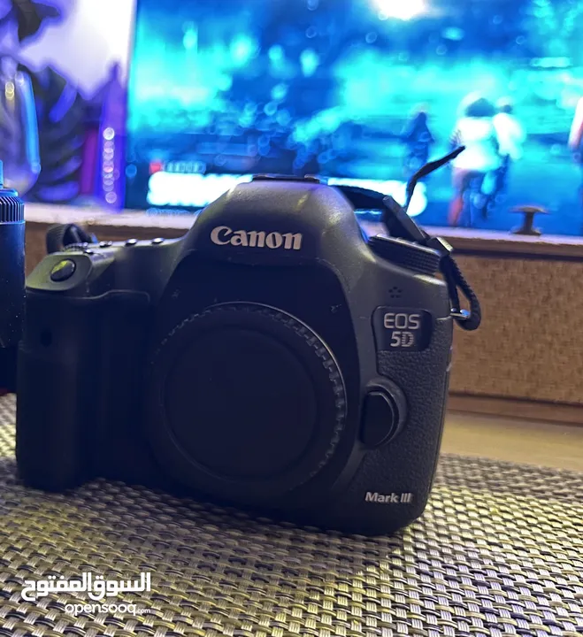 كمرا كانون 5D mark iii استعمال خفيف شتر 33 الف فقط