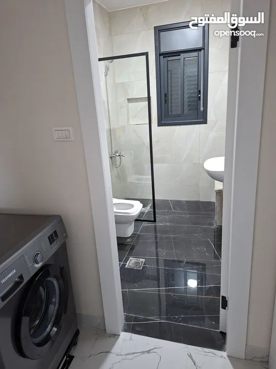 ستوديو مفروش  بحالة جيده مع المالك مباشرة