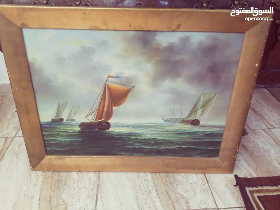 لوحات  رسم زيتي.. وتطريز
