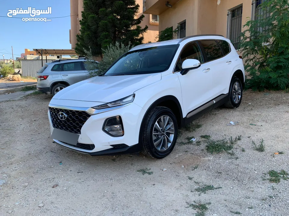 سنتافي 2019بالرخصة ركاب 6+1دهان شركة عداد 45الف فل فل اضافات ومواصفات ماتور 2000_ديزل امكانية البدل