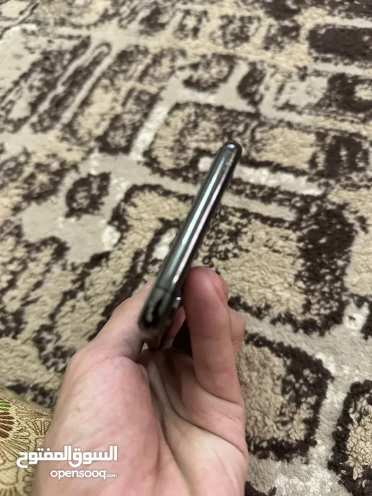 XS max 64 G للبيع فقط