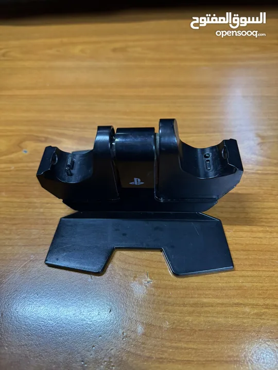 Playstation 4 slim 500G  بحالة الوكالة مش مفتوح