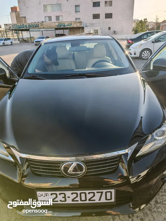 LEXUS-CT200 بحالة الوكالة فل عدا فتحه فحص كامل