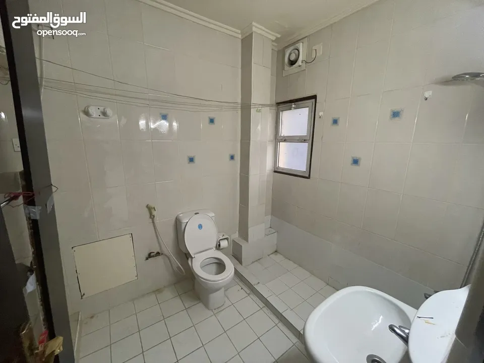 شقق و غرف مشتركة للايجار مع الكهرباء Flat and sharing rooms for rent with EWA