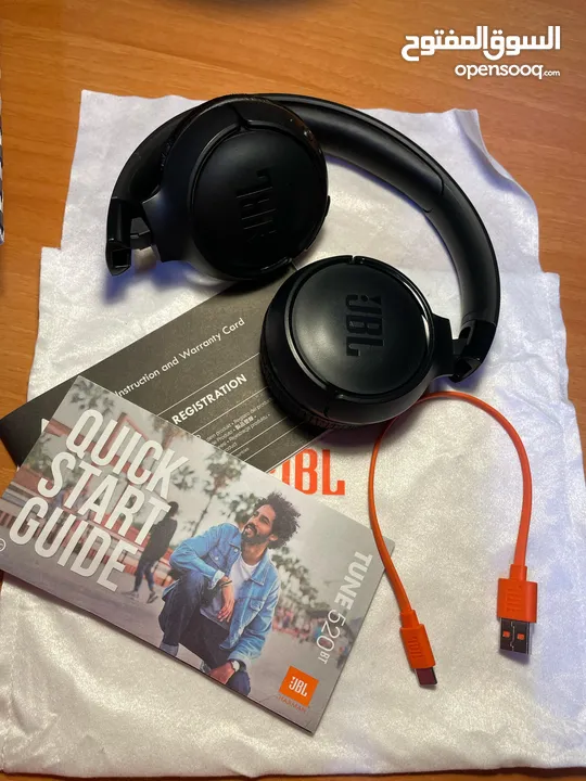 سماعه JBL TUNE 520 بجودة ممتازه و صوت واضح راحه عاليه و شاحن سريع للغاية وبطاريه طويلة الاستخدام