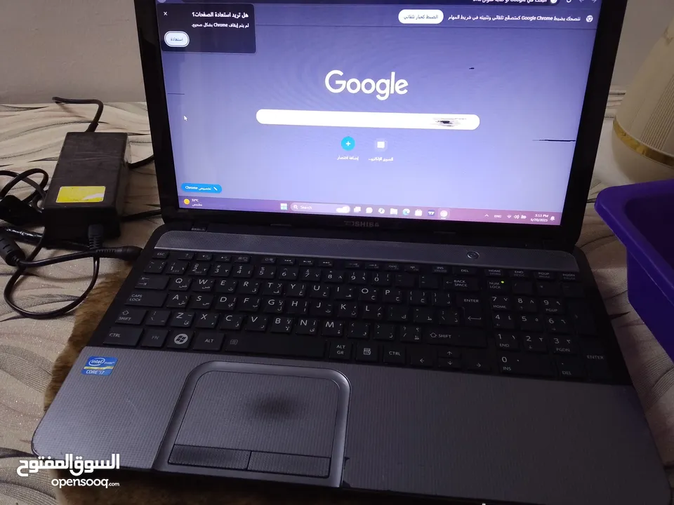 لابتوب مستعمل يوجد سخط صغير بشاشه
