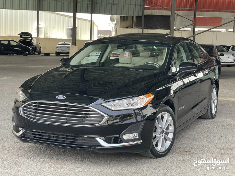 Ford fusion 2019 se فحص كامل (clean title)