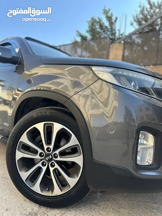 كيا سرنتو 2015ترخيص2014 للبيع المعني حيا الله ترخيص وتأمين هديه سنه الجب بحاله ممتازه  فل الفل الجيب