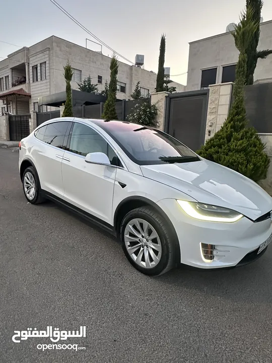 Tesla Model X تيسلا مميزة جدا