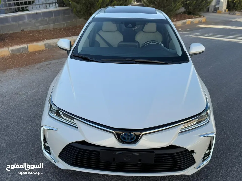 Toyota Corolla 2022 كورولا هايبرد  محرك 1800 cc هايبرد   * تصلح للاعفاءات