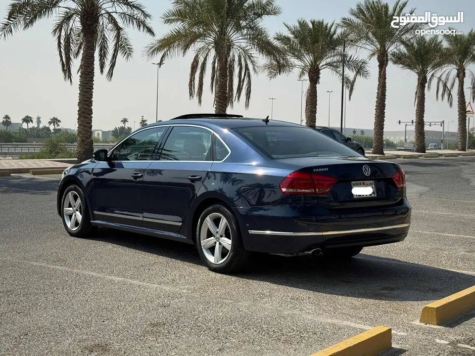 Volkswagen Passat 2013 (Blue)